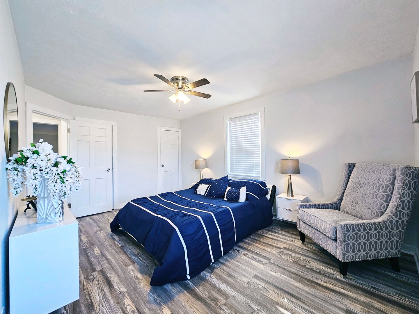 bedroom image 1